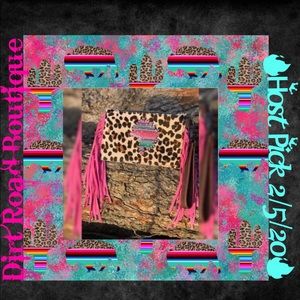 🚨SALE🚨Headdress Crystal Serape Fringe Wristlet